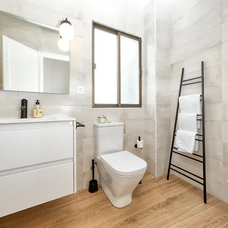 Downtown Oasis Apartament